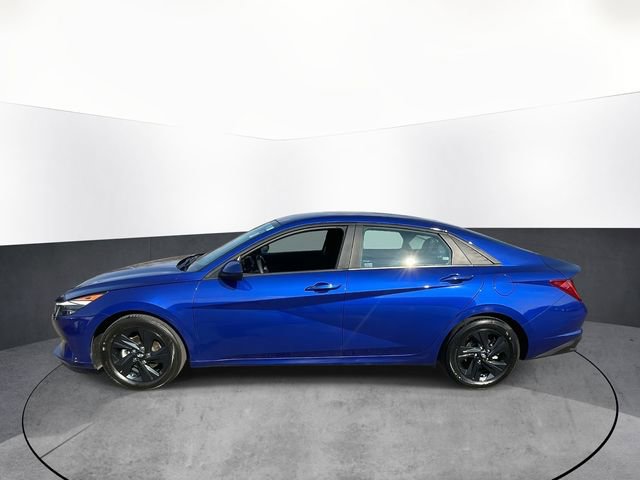 Used 2023 Hyundai Elantra Blue image 4