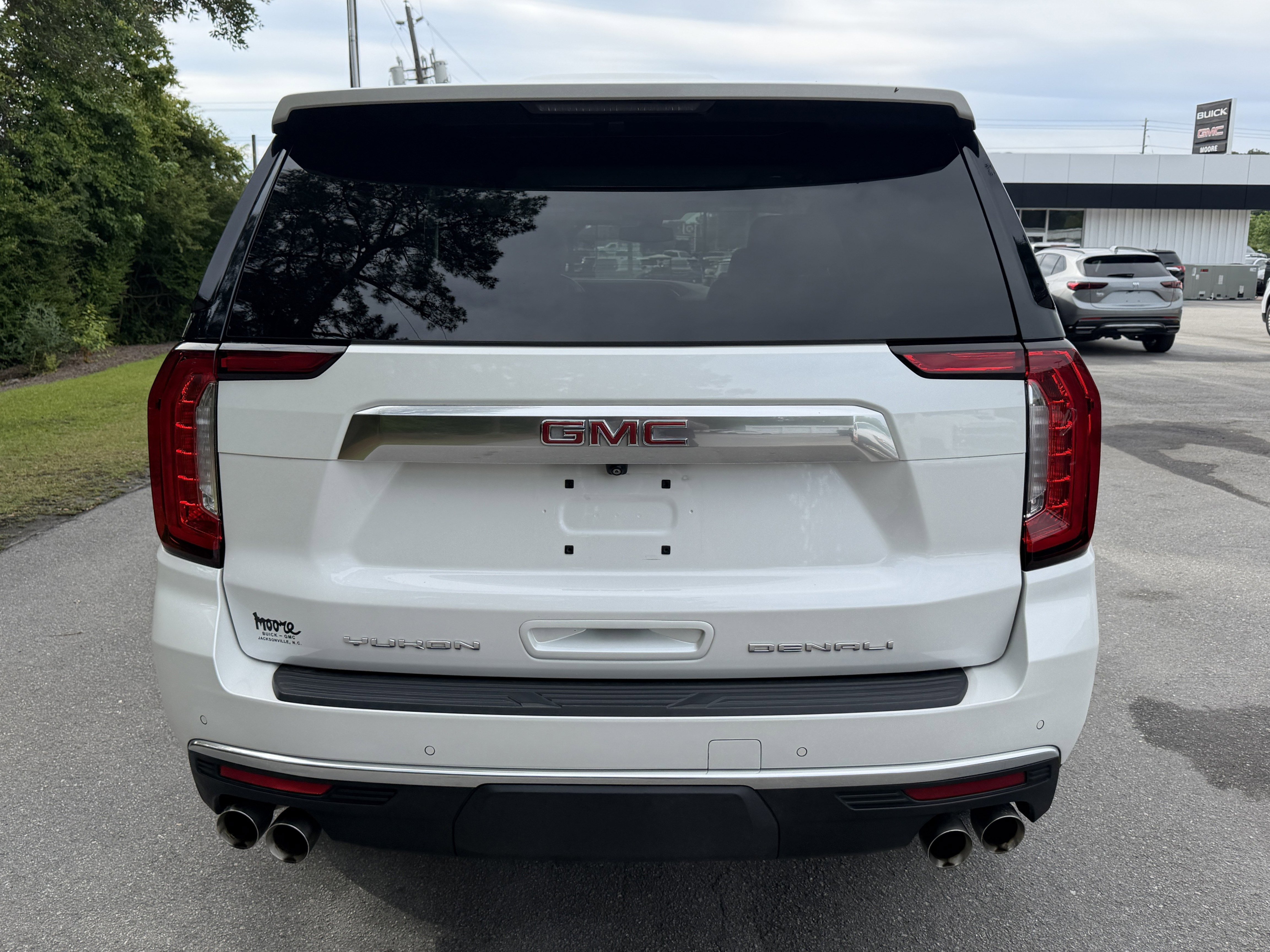 Used 2022 GMC Yukon Denali AWD/4WD image 9
