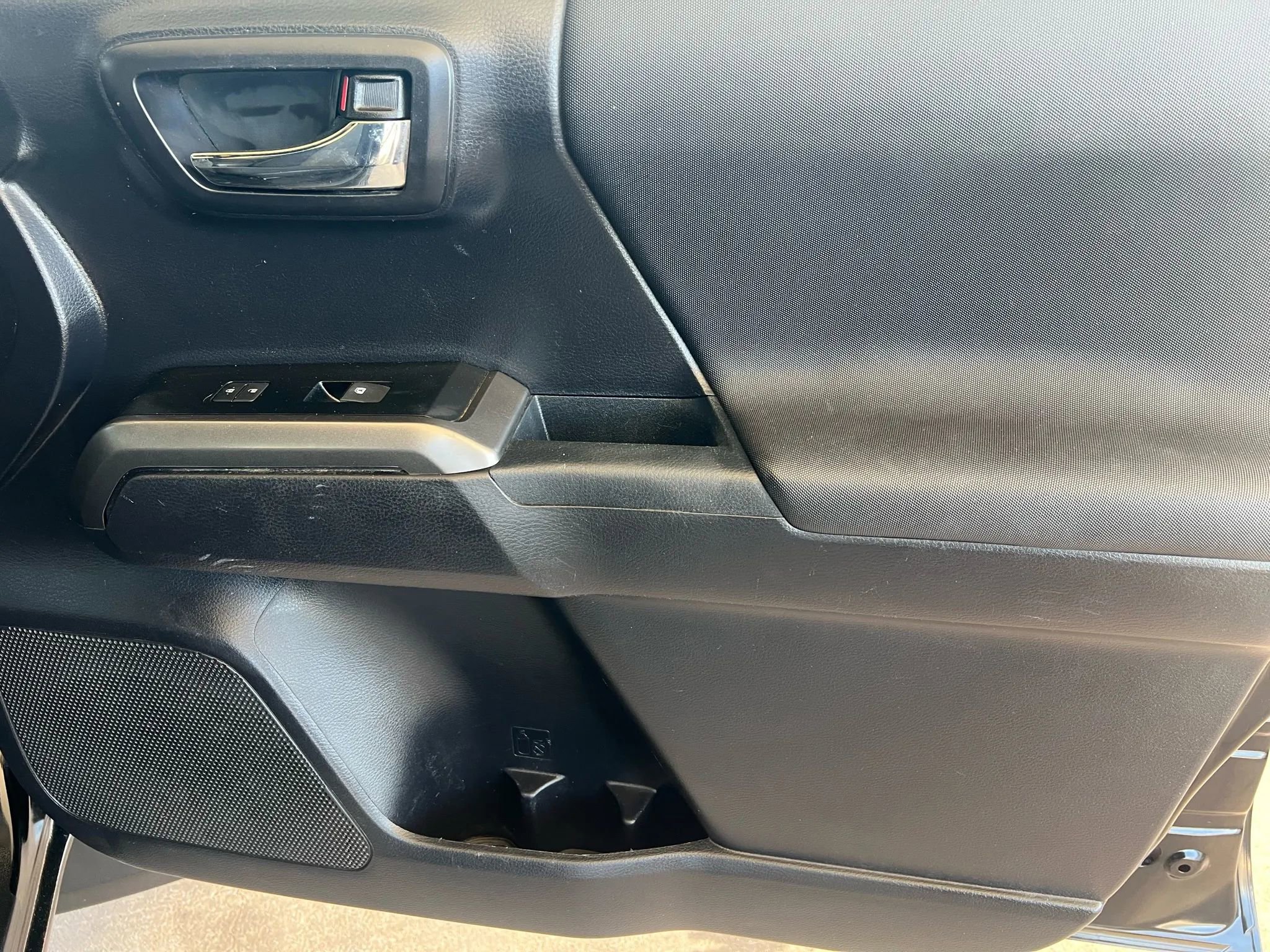 Used 2021 Toyota Tacoma TRD Off-Road image 23