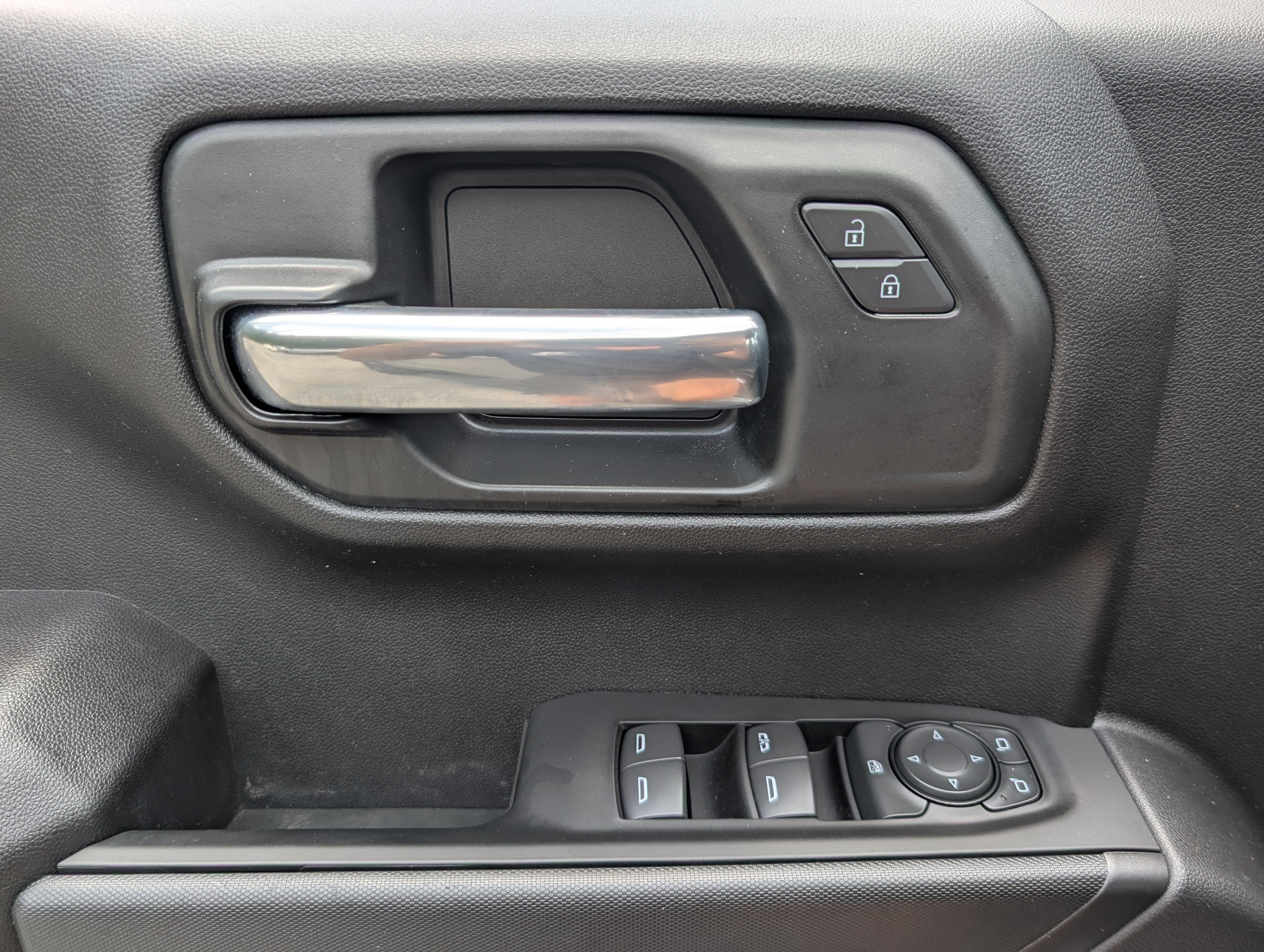 Used 2026 Chevrolet Silverado 1500 Custom w/ Turbomax Blackout Package AWD/4WD image 15