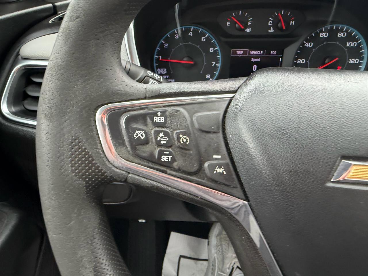 Used 2022 Chevrolet Equinox LS w/ Driver Confidence II Package FWD image 43