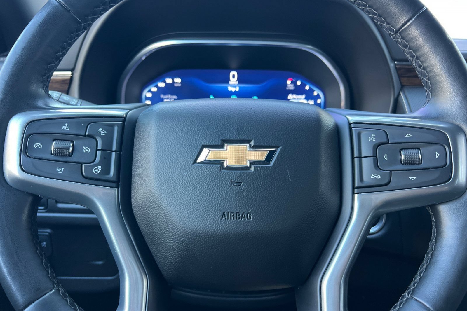 Used 2023 Chevrolet Suburban Premier AWD/4WD image 34
