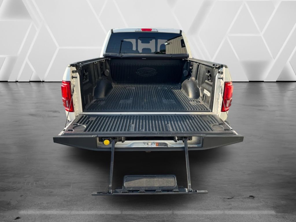 Used 2015 Ford F150 Lariat w/ Equipment Group 502A Luxury AWD/4WD image 11