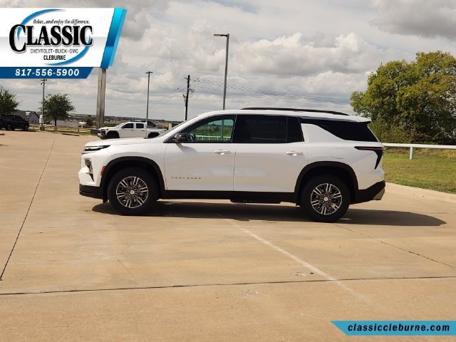 Used 2024 Chevrolet Traverse LT w/ LPO, Floor Liner Package FWD image 7