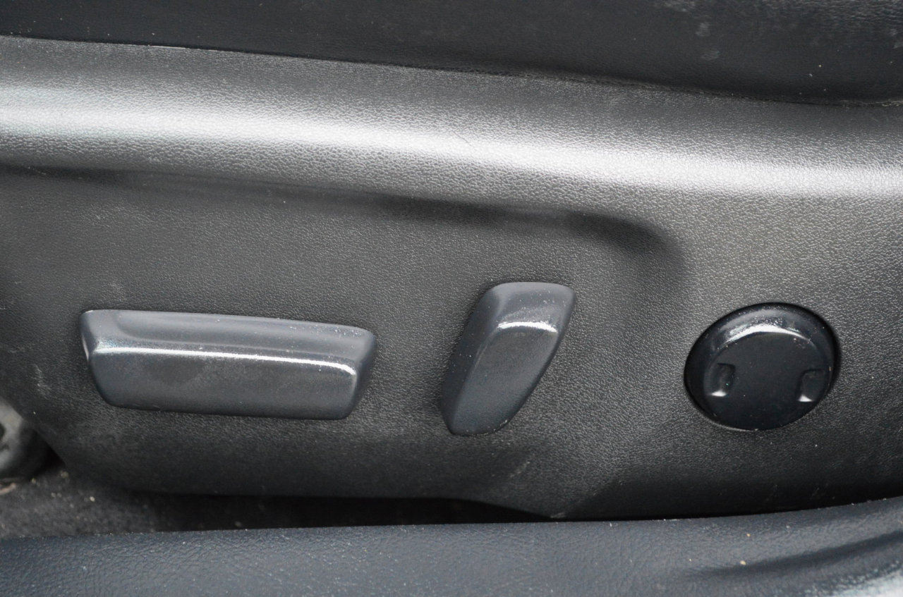 Used 2015 Toyota Camry XSE image 22