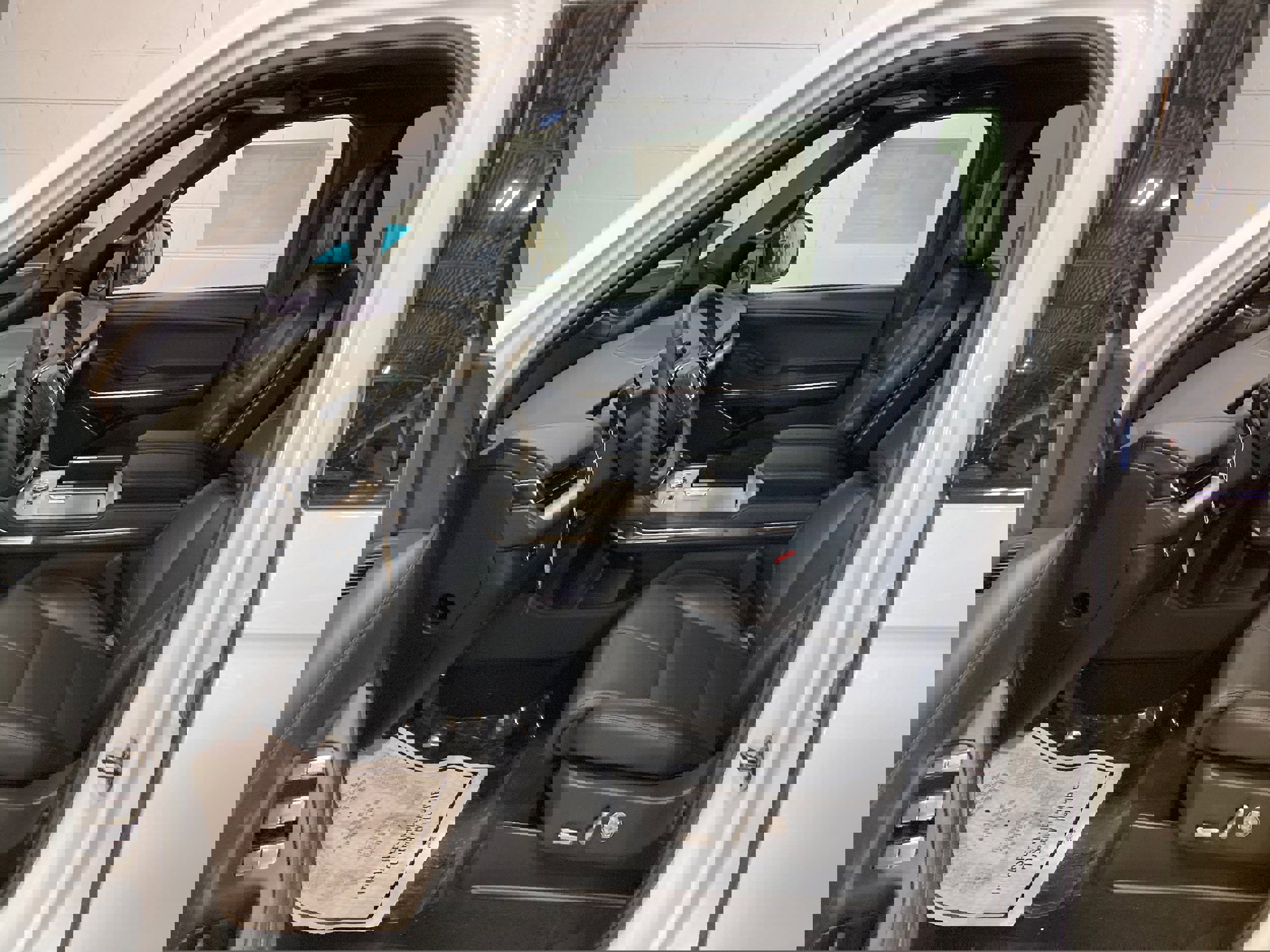 Used 2025 Lincoln Navigator L Reserve w/ Jet Appearance Package image 24