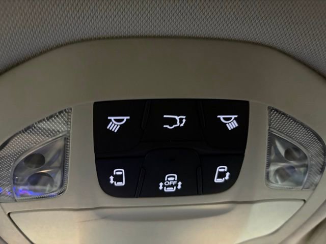 Used 2018 Chrysler Pacifica Touring-L FWD image 30