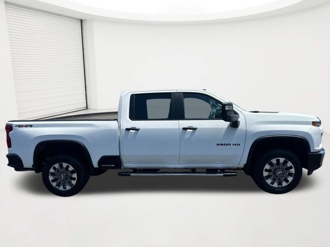 Used 2023 Chevrolet Silverado 2500 Custom w/ Custom Value Package AWD/4WD image 4