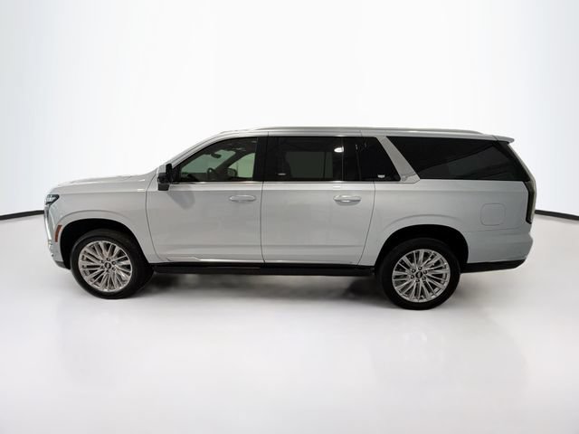 Used 2026 Cadillac Escalade ESV Luxury AWD/4WD image 4