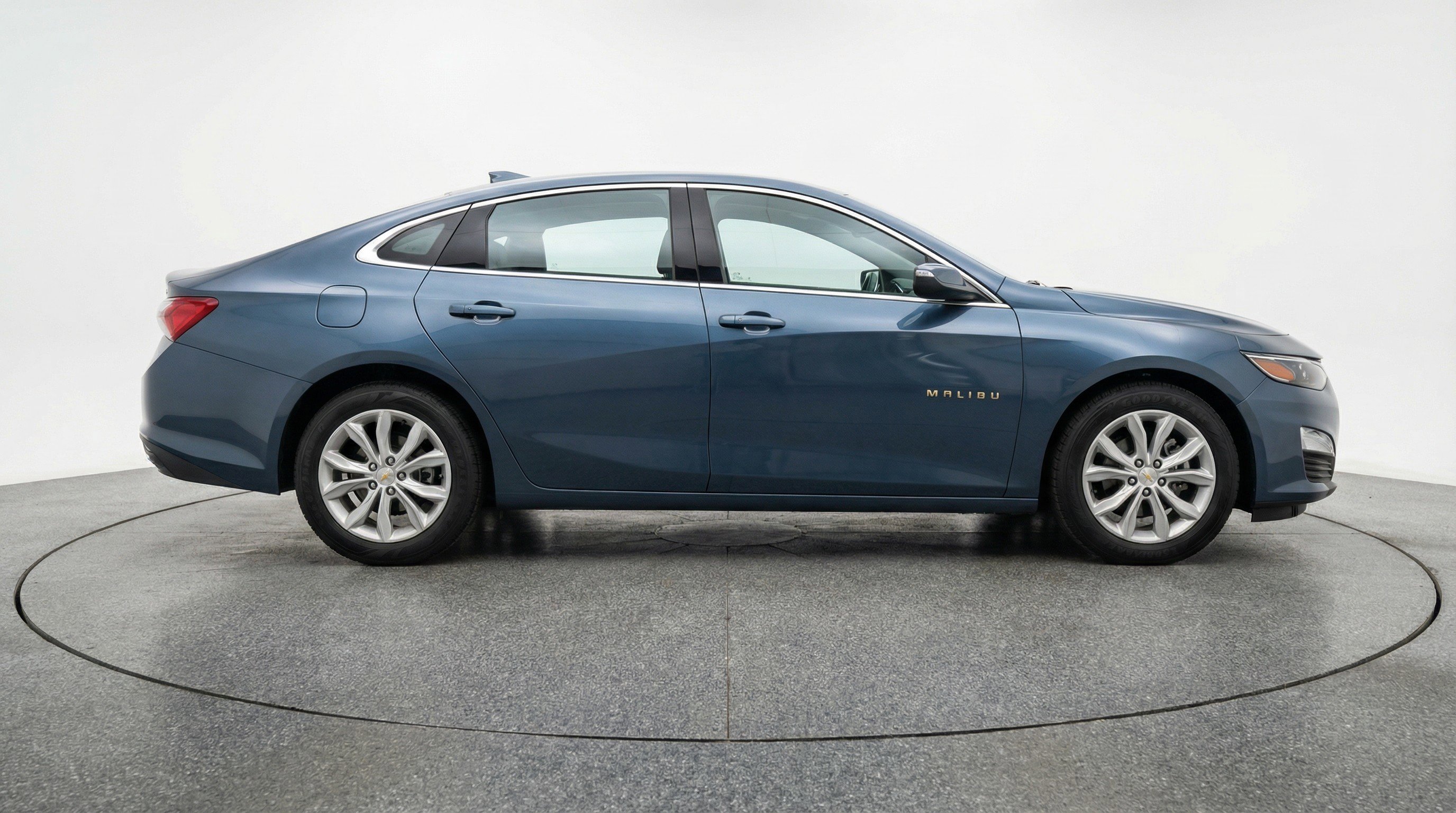 Used 2024 Chevrolet Malibu LT image 11