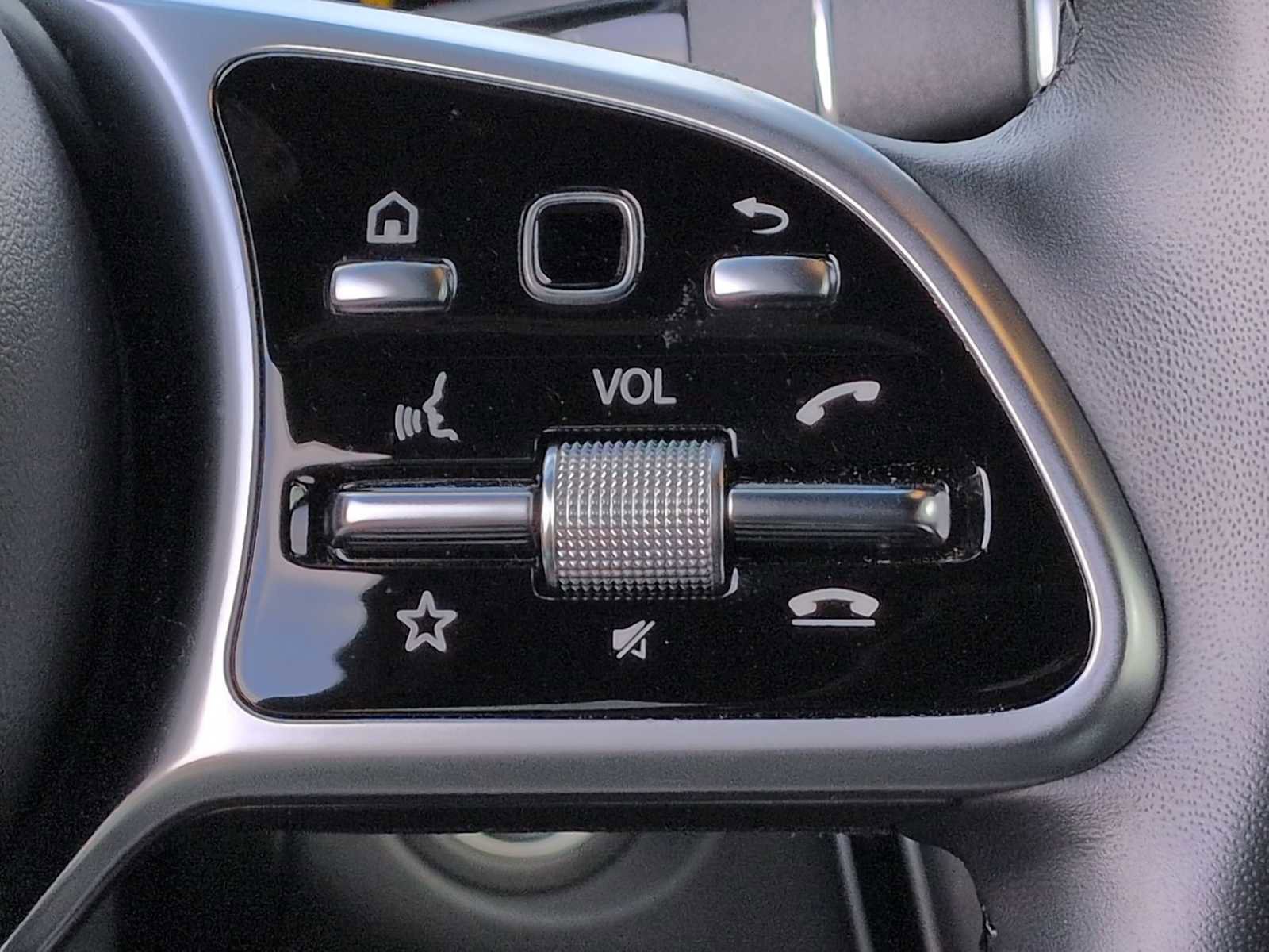 Used 2022 Mercedes-Benz GLC 300 4MATIC image 24