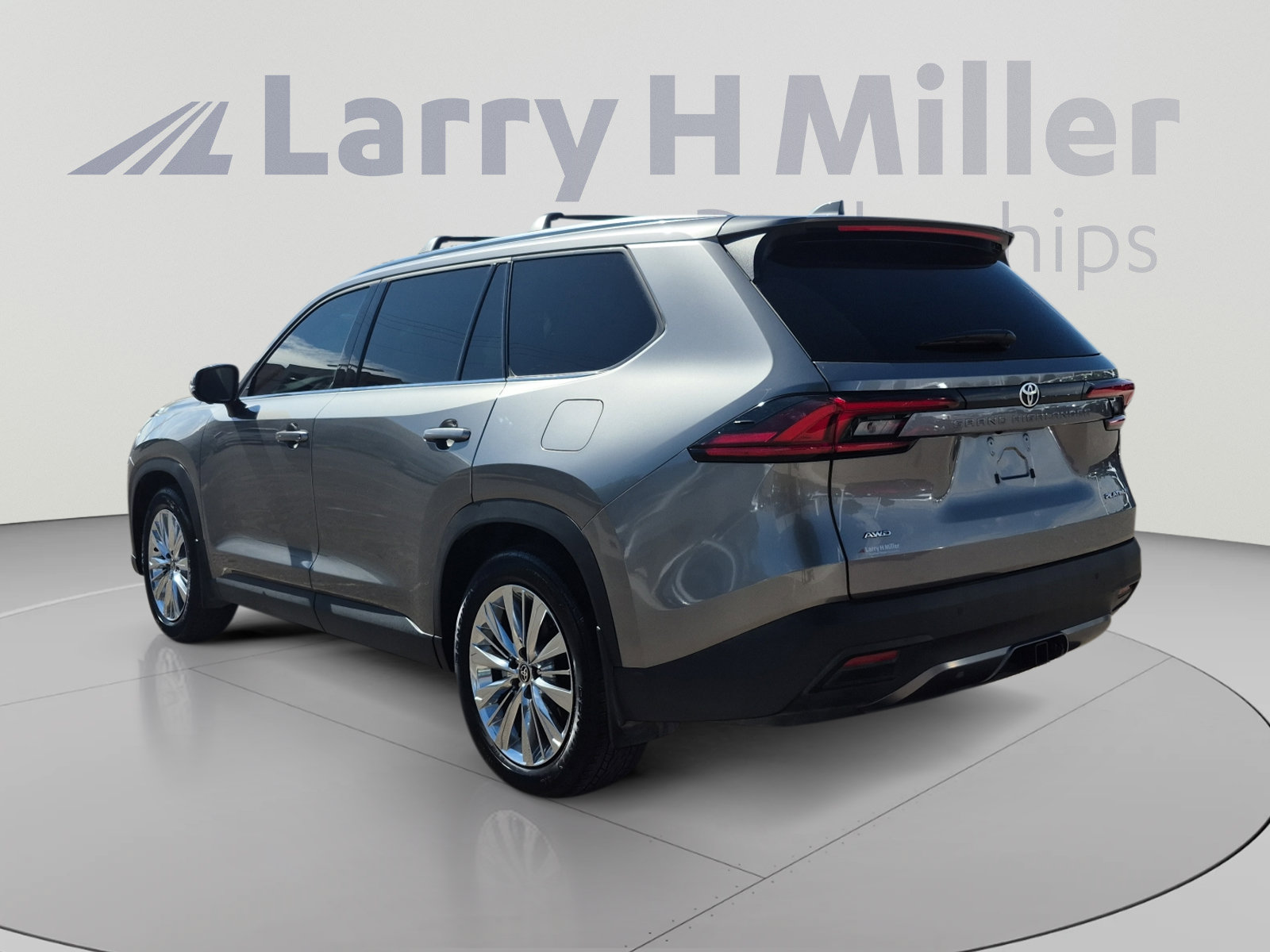 Used 2026 Toyota Grand Highlander AWD image 3