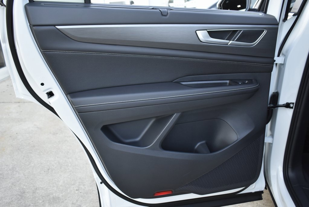 Certified 2025 Volkswagen Atlas Cross Sport SE image 11