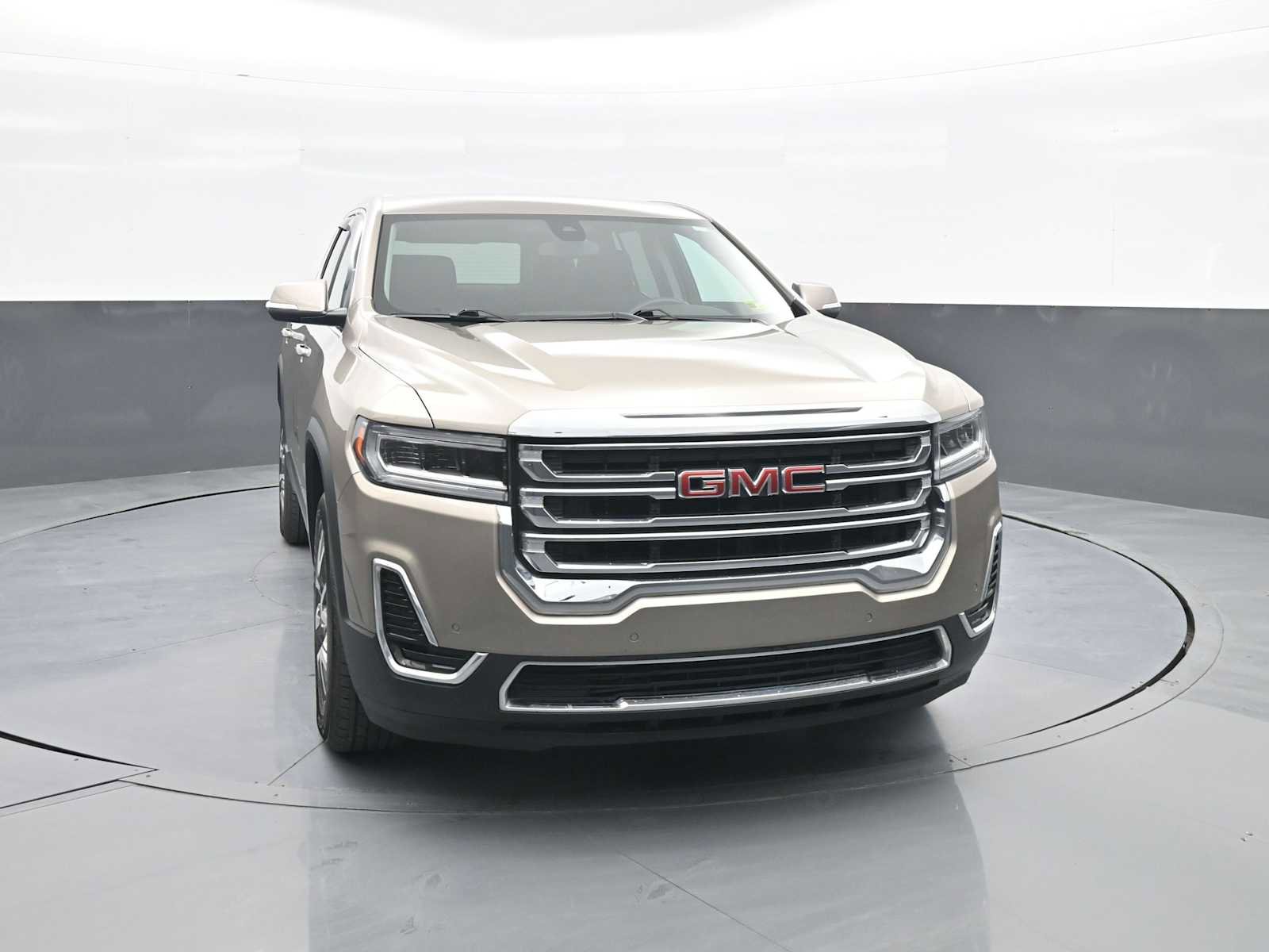 Used 2023 GMC Acadia SLE image 2