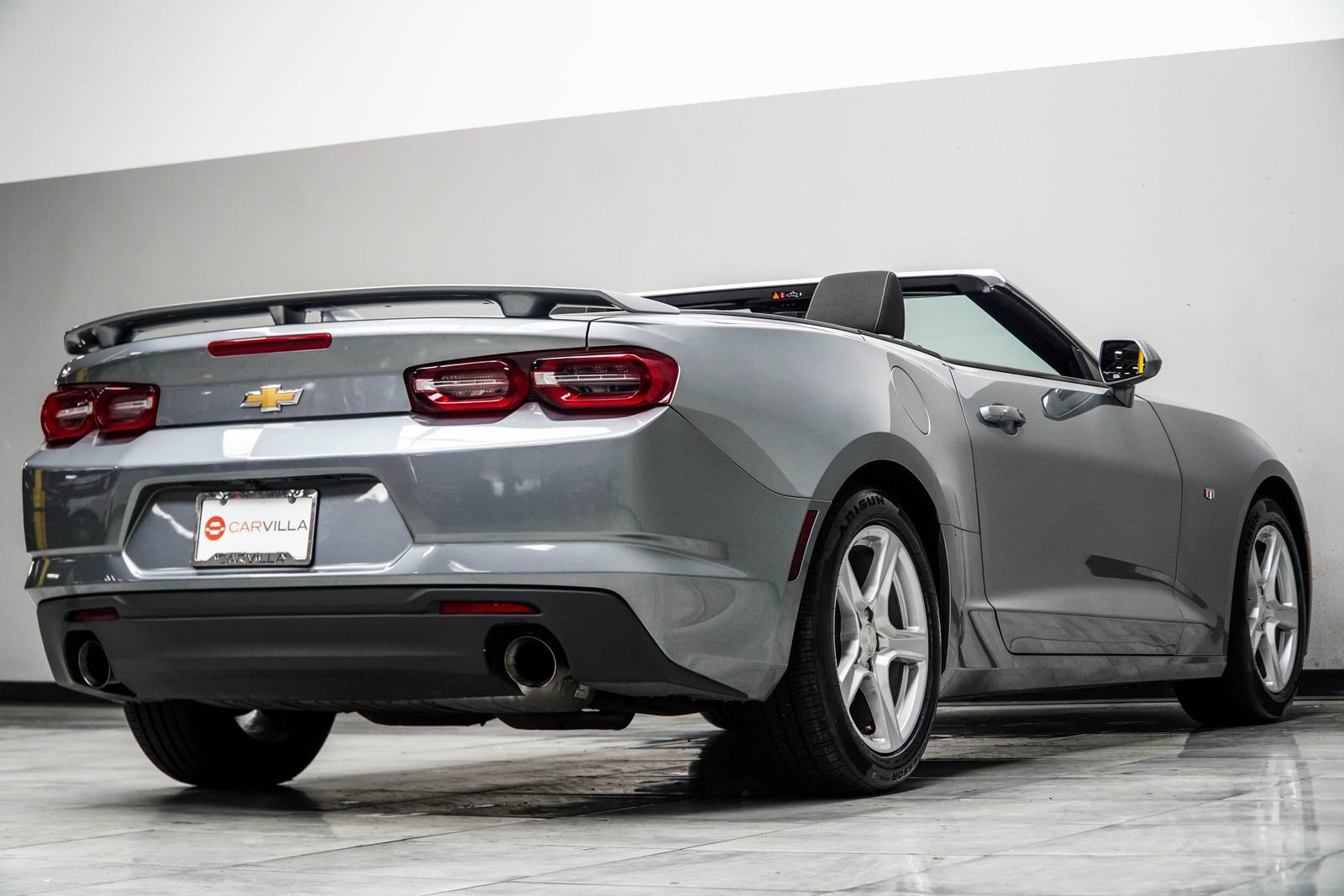 Used 2023 Chevrolet Camaro LT RWD image 13