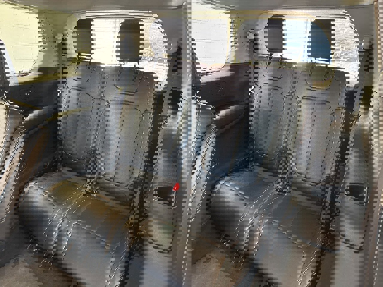 Used 2023 Jeep Grand Cherokee L Limited w/ Black Appearance Package image 43