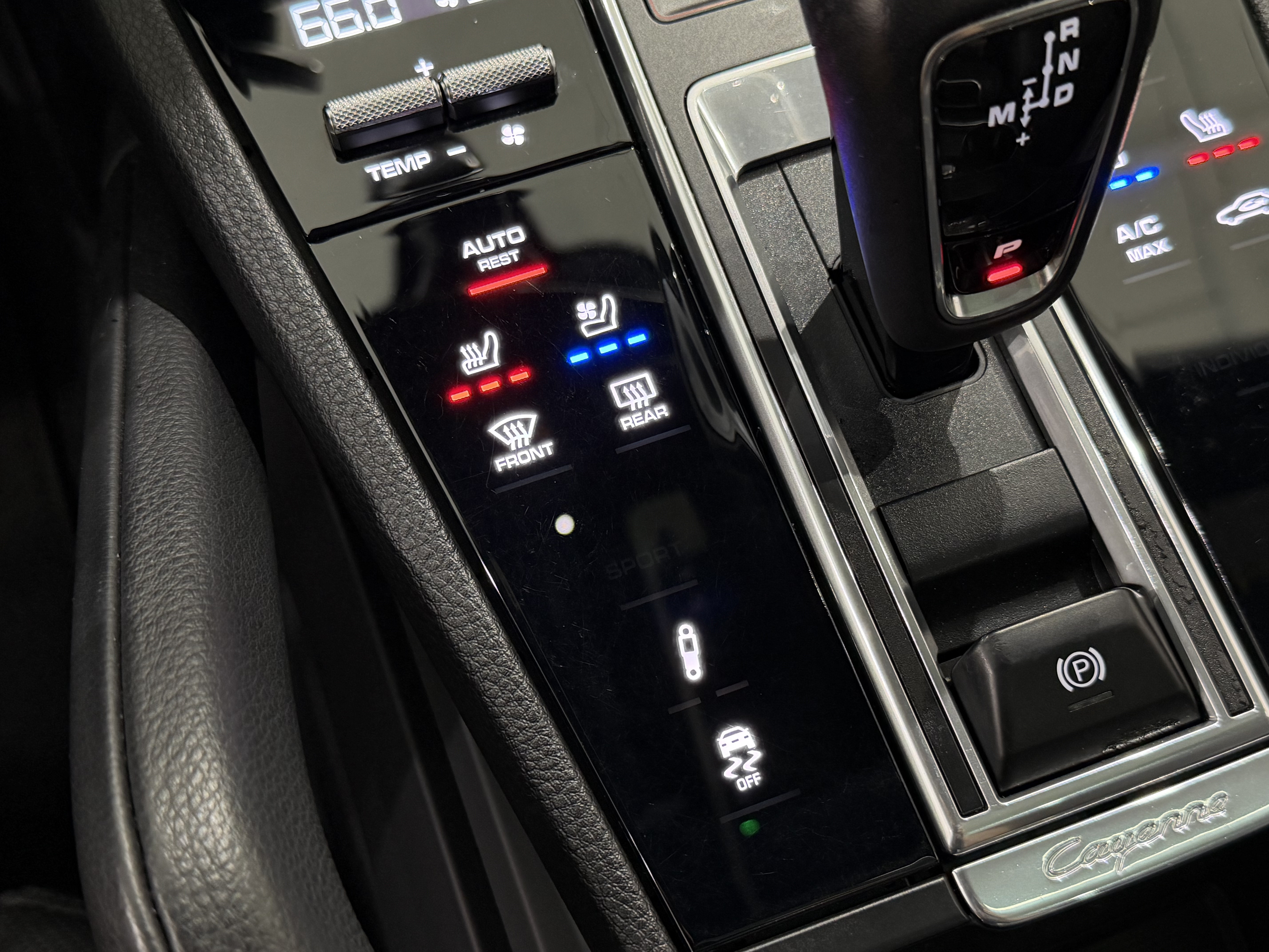 Certified 2022 Porsche Cayenne Platinum Edition AWD/4WD image 40
