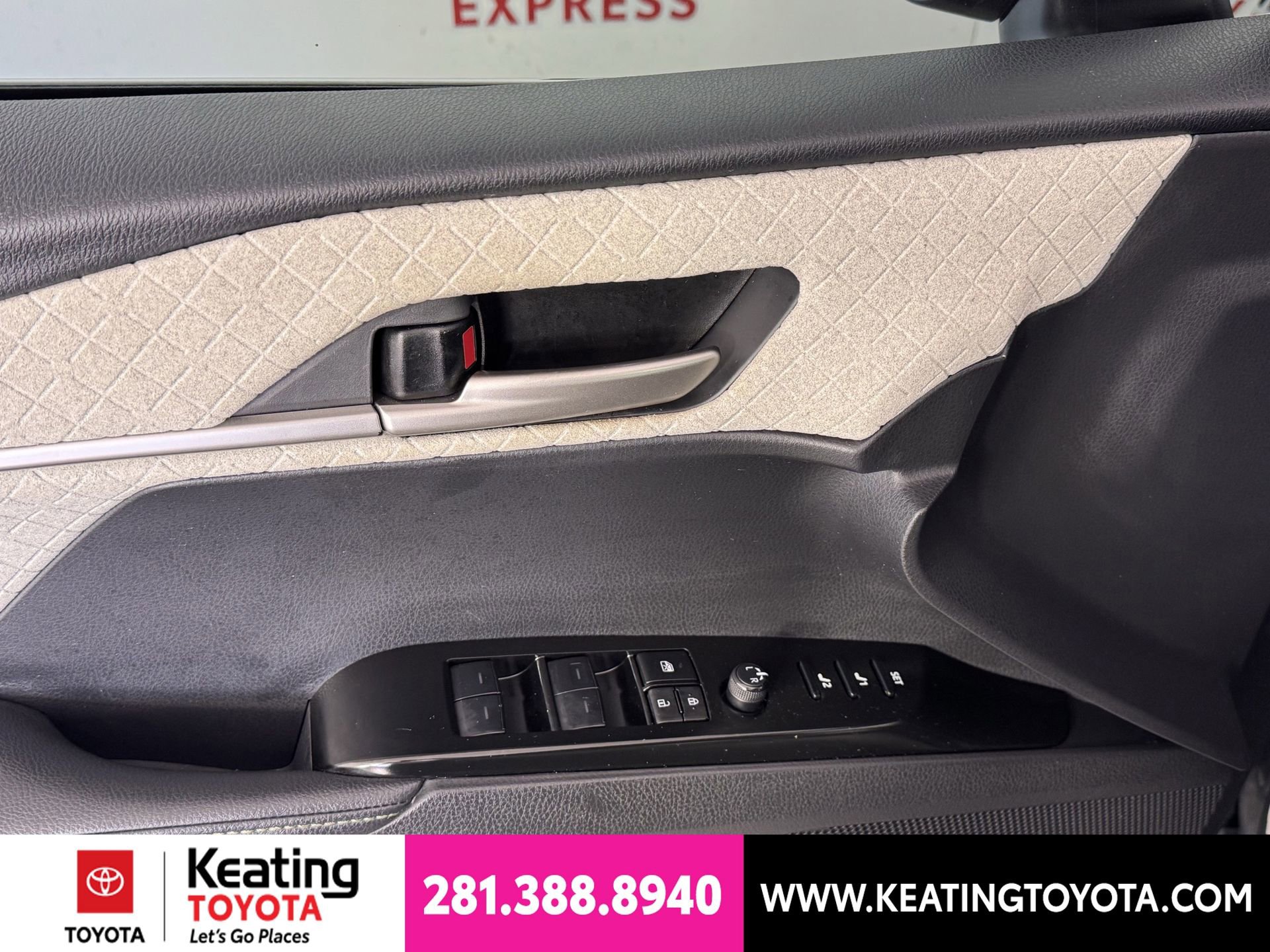 Used 2025 Toyota Camry XLE FWD image 14