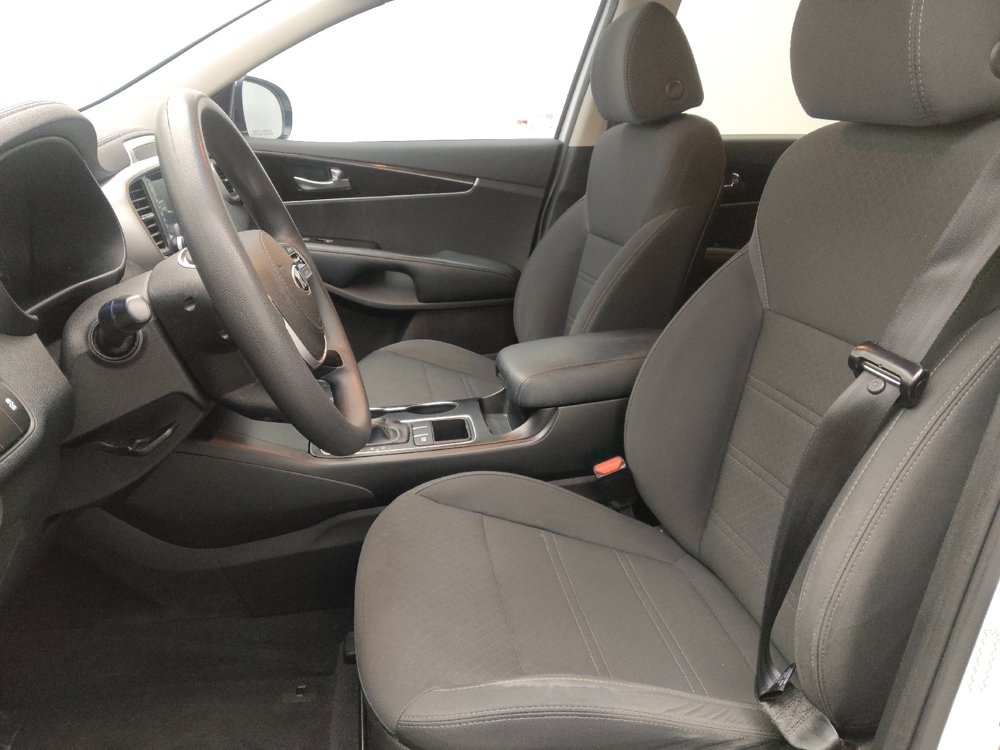 Used 2020 Kia Sorento LX image 17