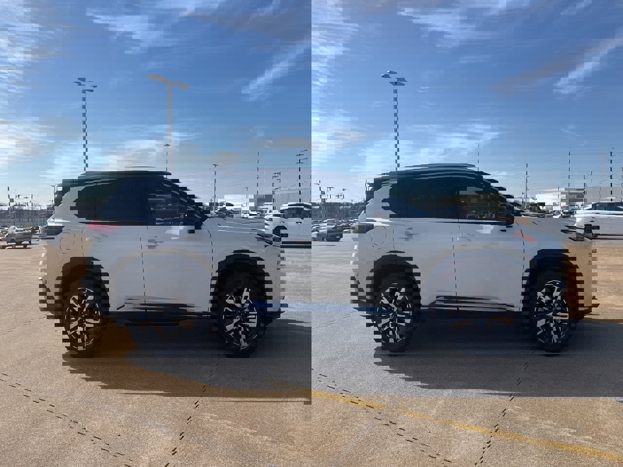 Used 2021 Nissan Rogue SL w/ Premium Package image 29