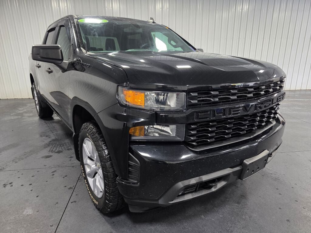 Used 2021 Chevrolet Silverado 1500 Custom w/ LPO, Dark Essentials Package AWD/4WD image 2
