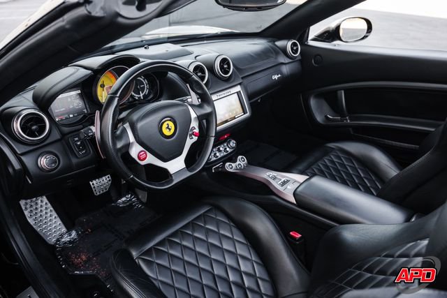 Used 2014 Ferrari California image 2
