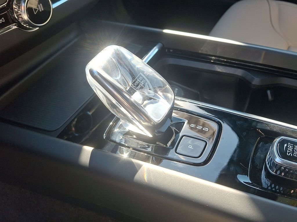 New 2026 Volvo XC60 B5 Core w/ Climate Package image 15