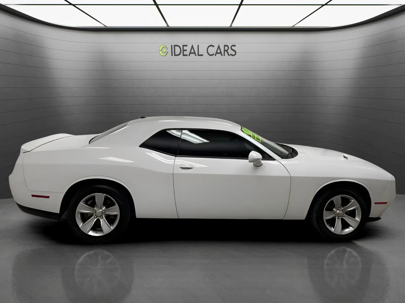 Used 2021 Dodge Challenger SXT RWD image 4
