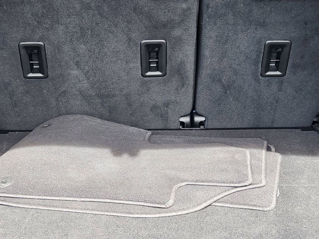 Used 2024 GMC Terrain SLE image 26