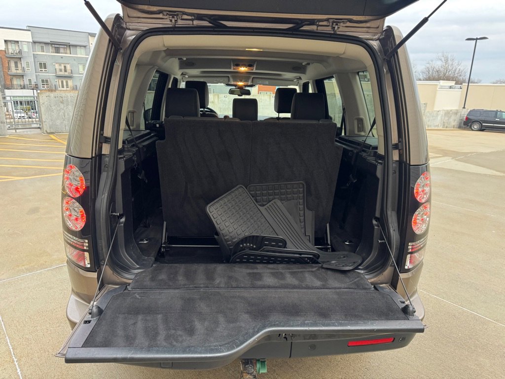 Used 2015 Land Rover LR4 HSE AWD/4WD image 29