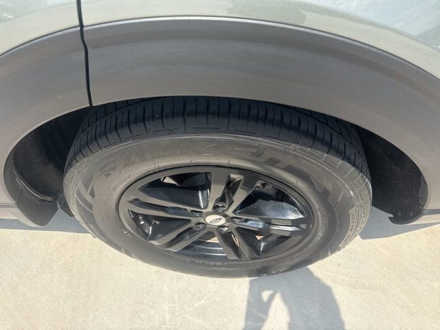 Used 2020 Ford Explorer XLT w/ Equipment Group 202A RWD image 14