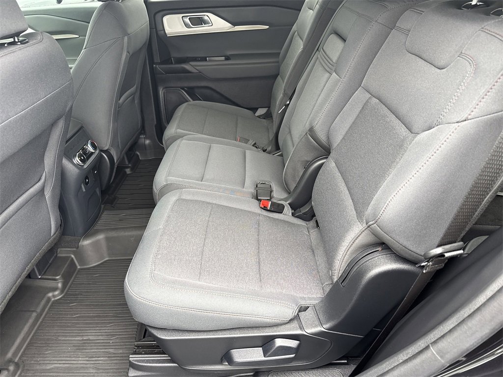 Used 2025 Ford Explorer Active image 20