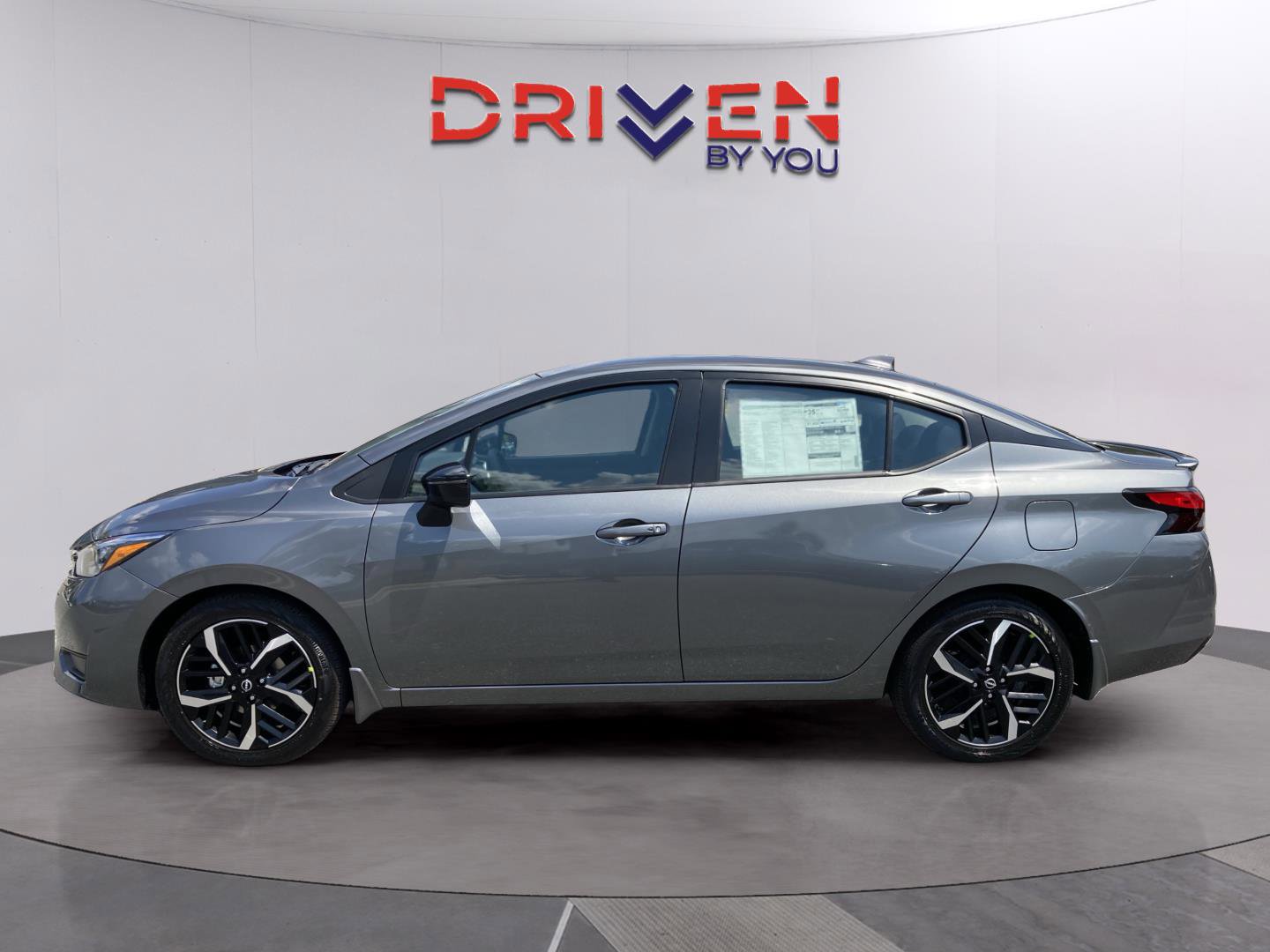 New 2025 Nissan Versa SR w/ Trunk Package image 2