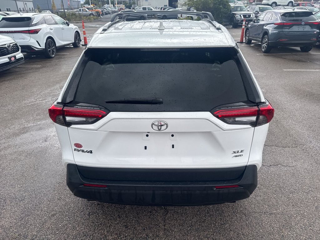 Used 2024 Toyota RAV4 XLE AWD/4WD image 6
