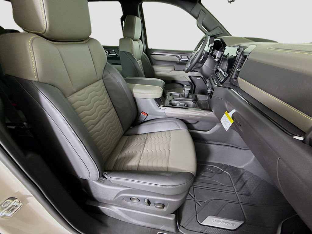 New 2026 Chevrolet Silverado 1500 ZR2 w/ LPO, Dark Essentials Package image 29