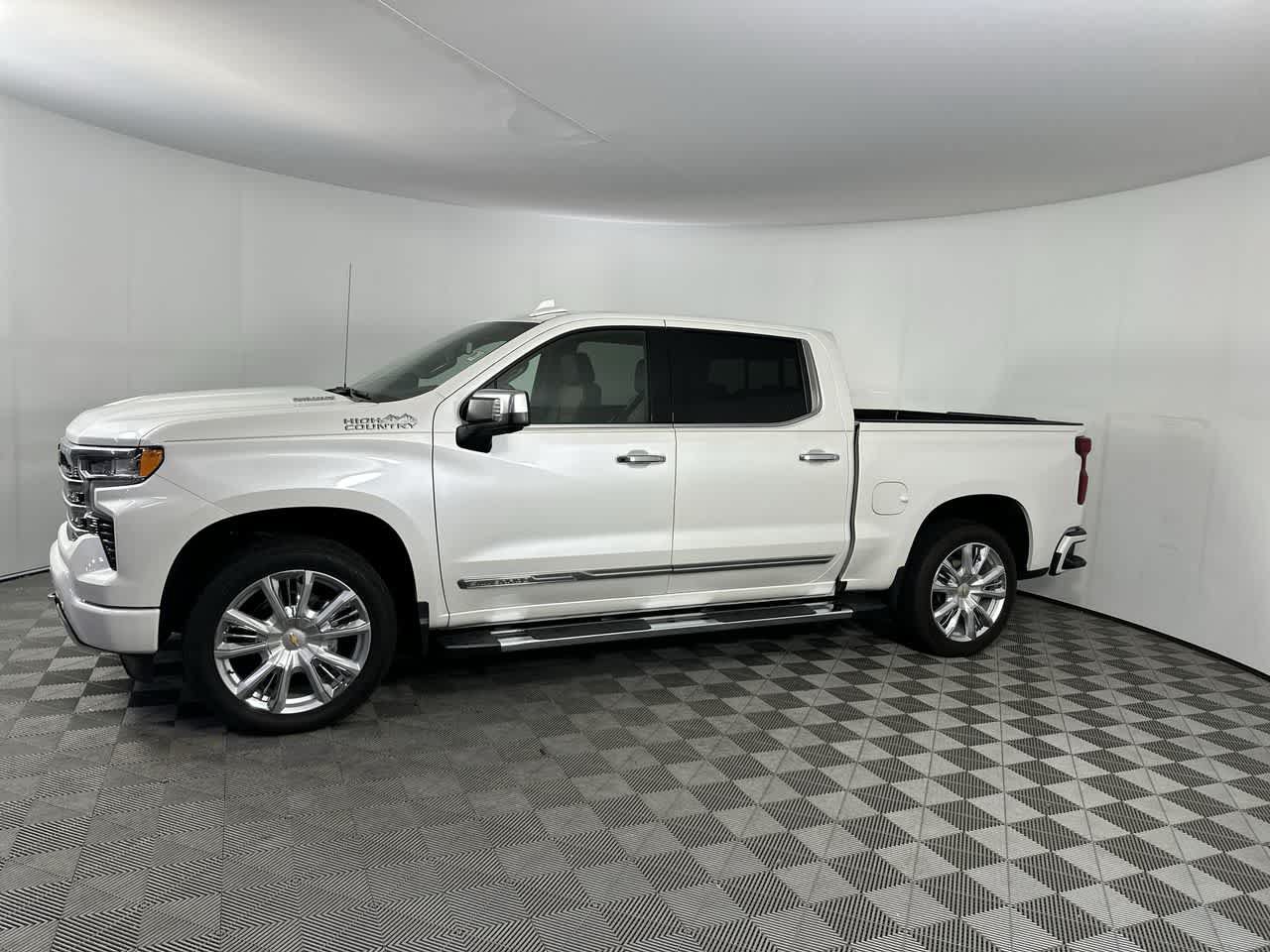 Used 2024 Chevrolet Silverado 1500 High Country AWD/4WD image 18