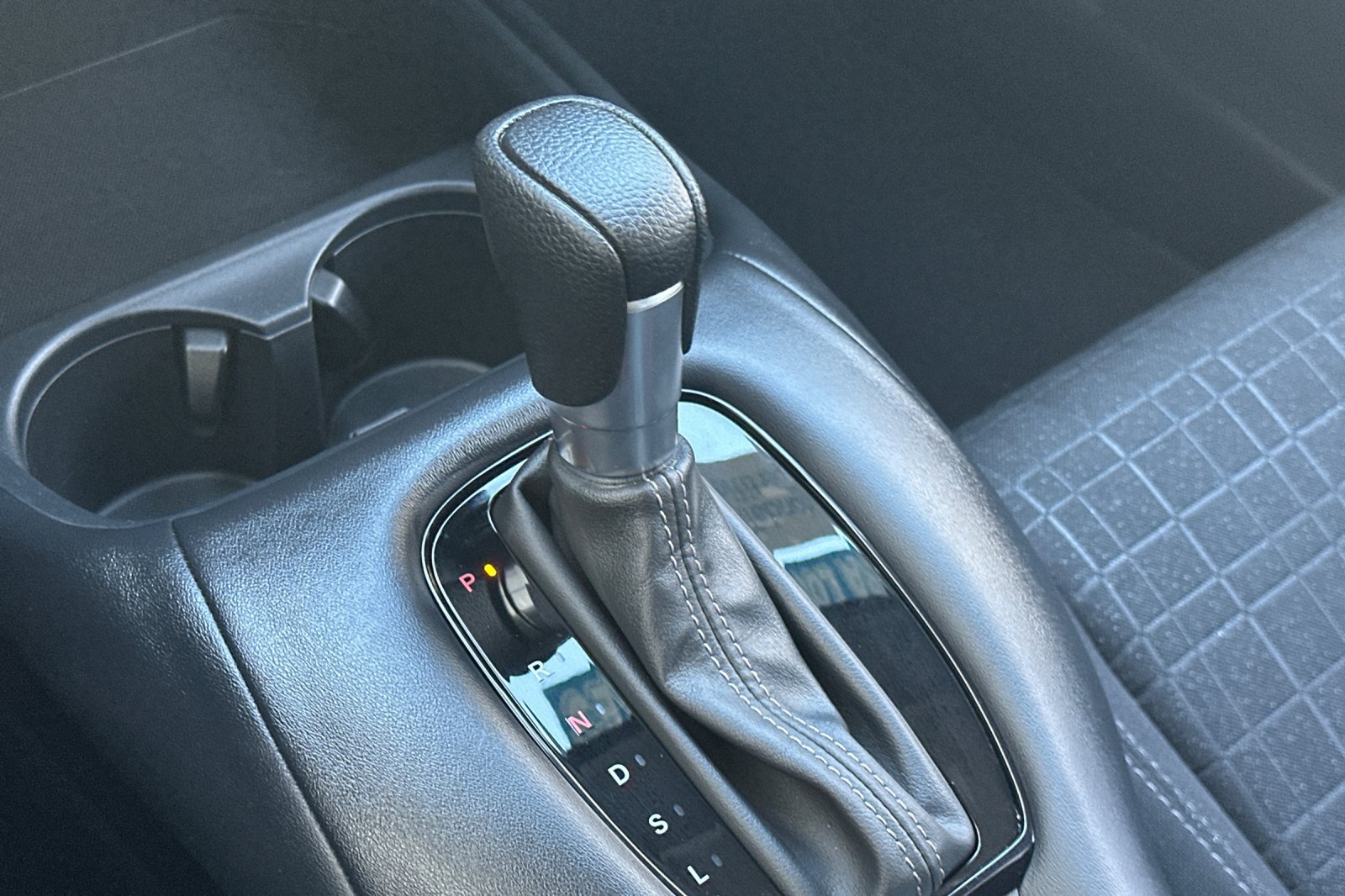 Certified 2025 Honda HR-V LX image 21