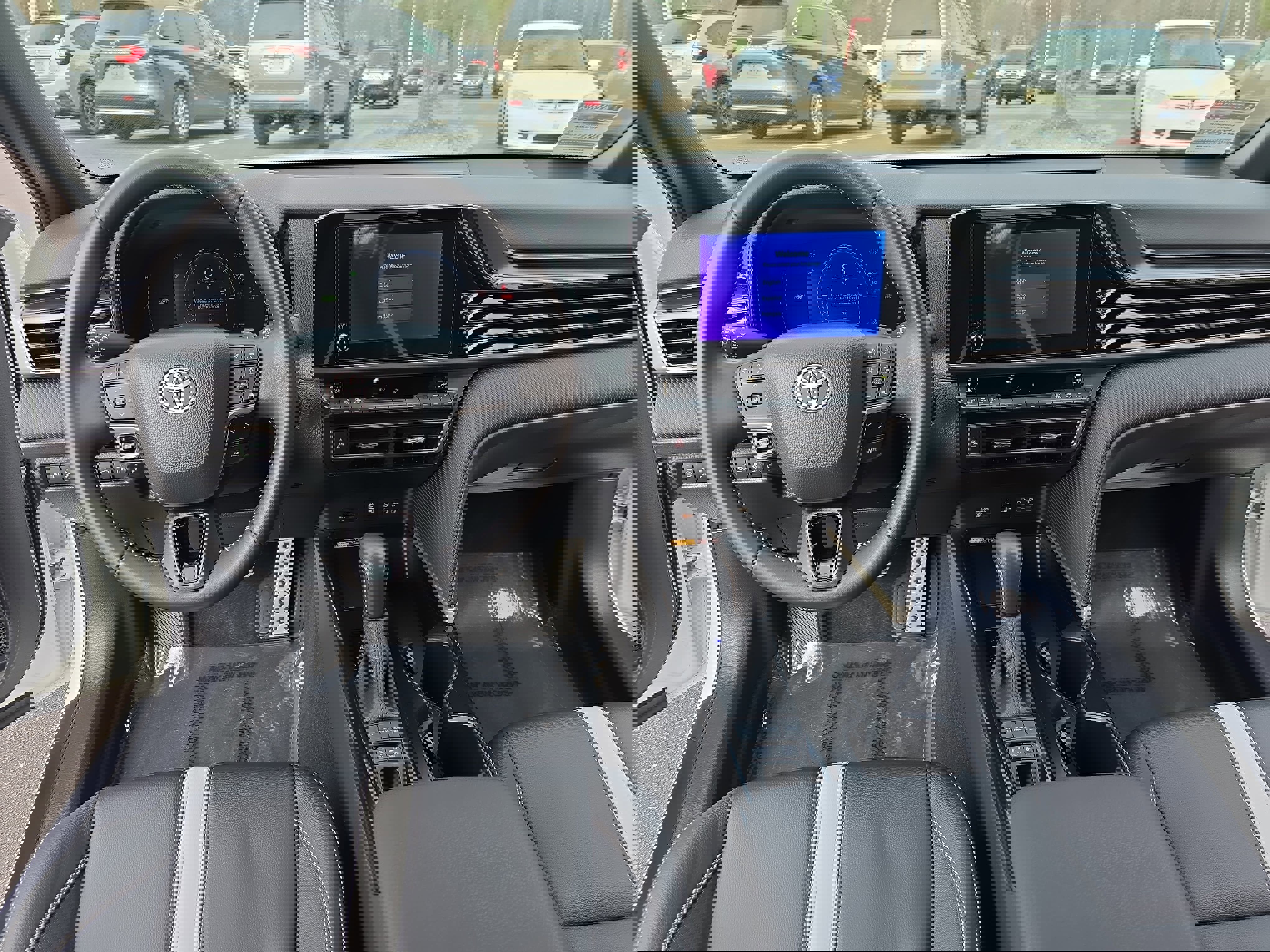 Used 2025 Toyota Camry SE image 20