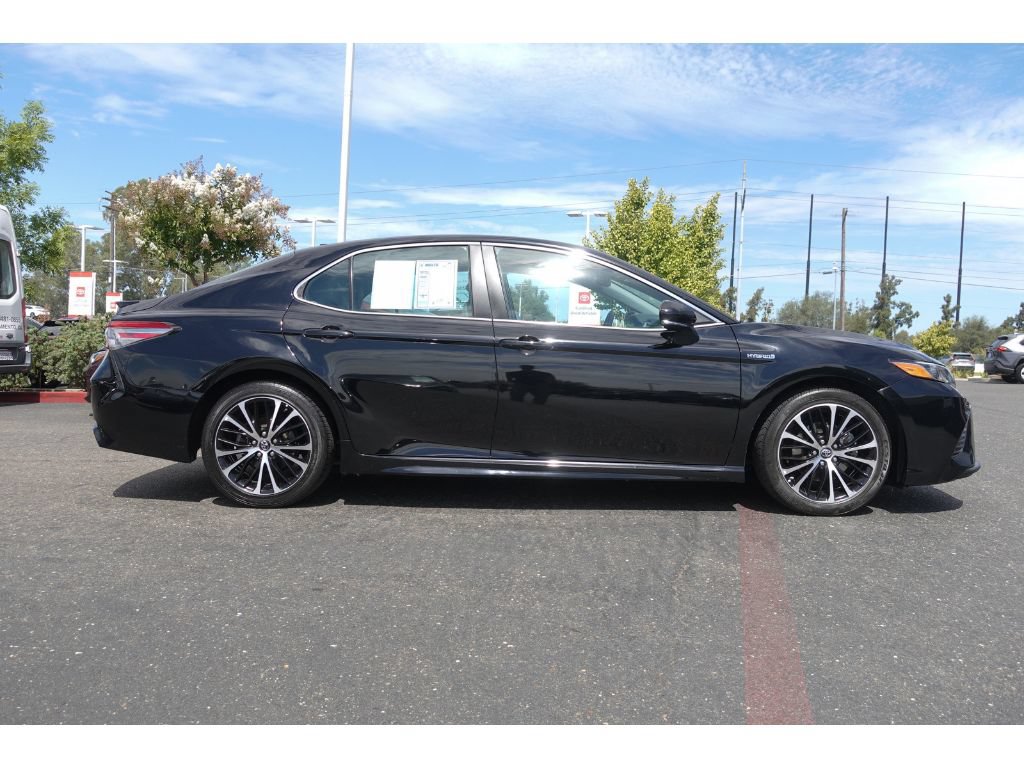 Used 2018 Toyota Camry SE w/ Audio Package FWD video 2