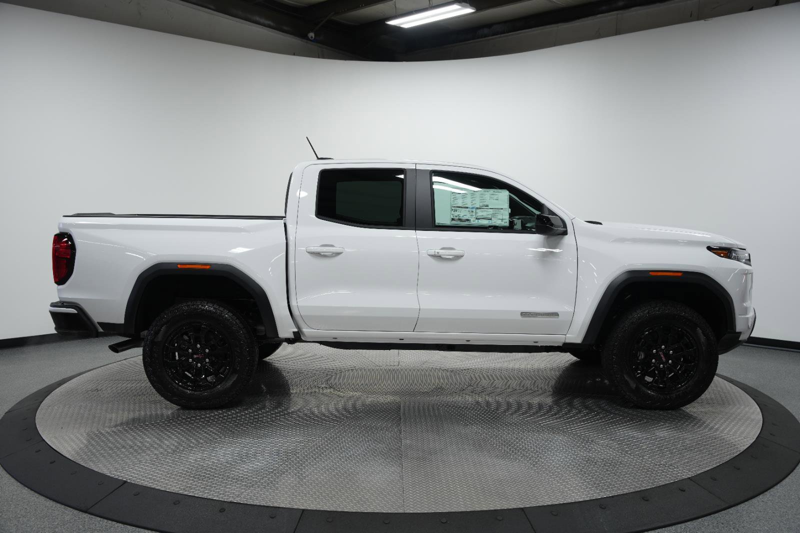 New 2026 GMC Canyon Elevation image 9