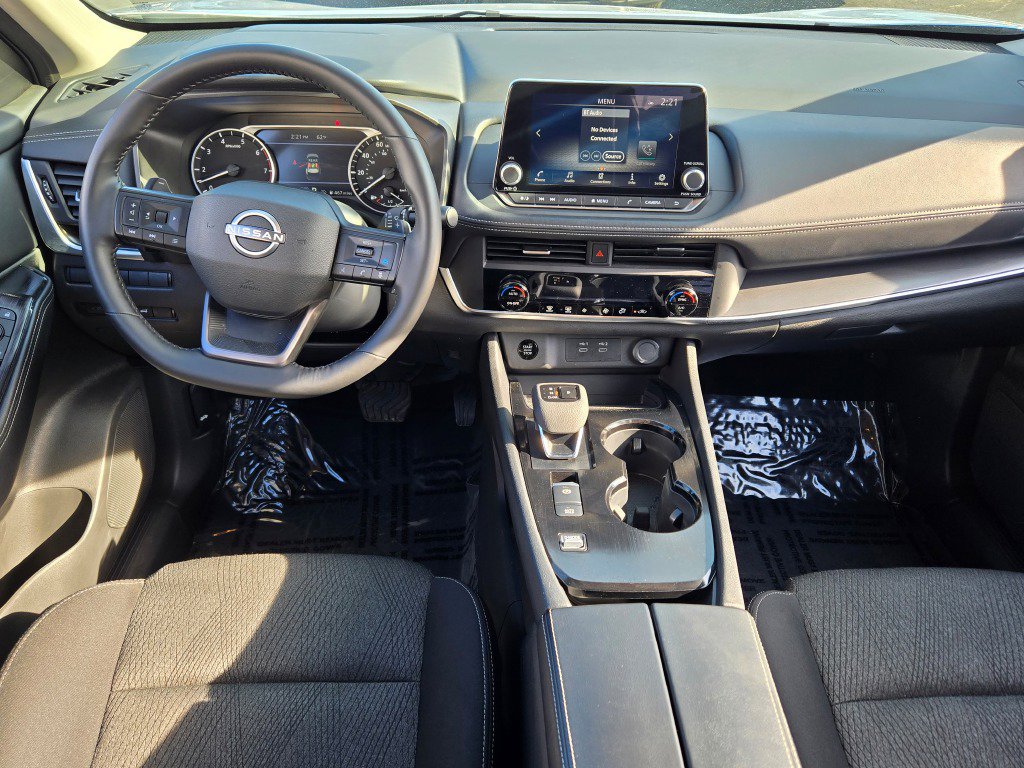 Used 2025 Nissan Rogue SV FWD image 18