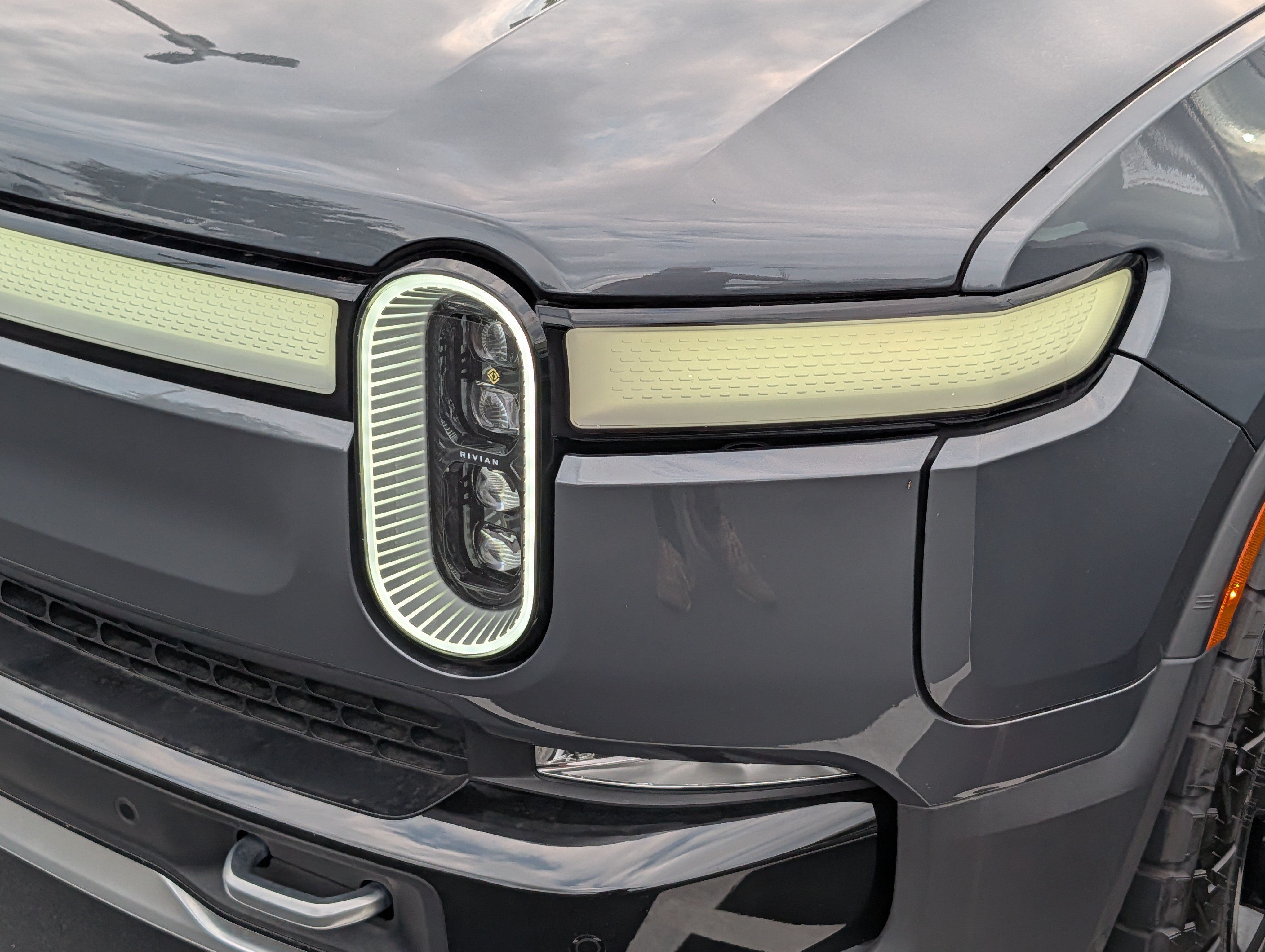 Used 2023 Rivian R1S Adventure AWD/4WD image 16