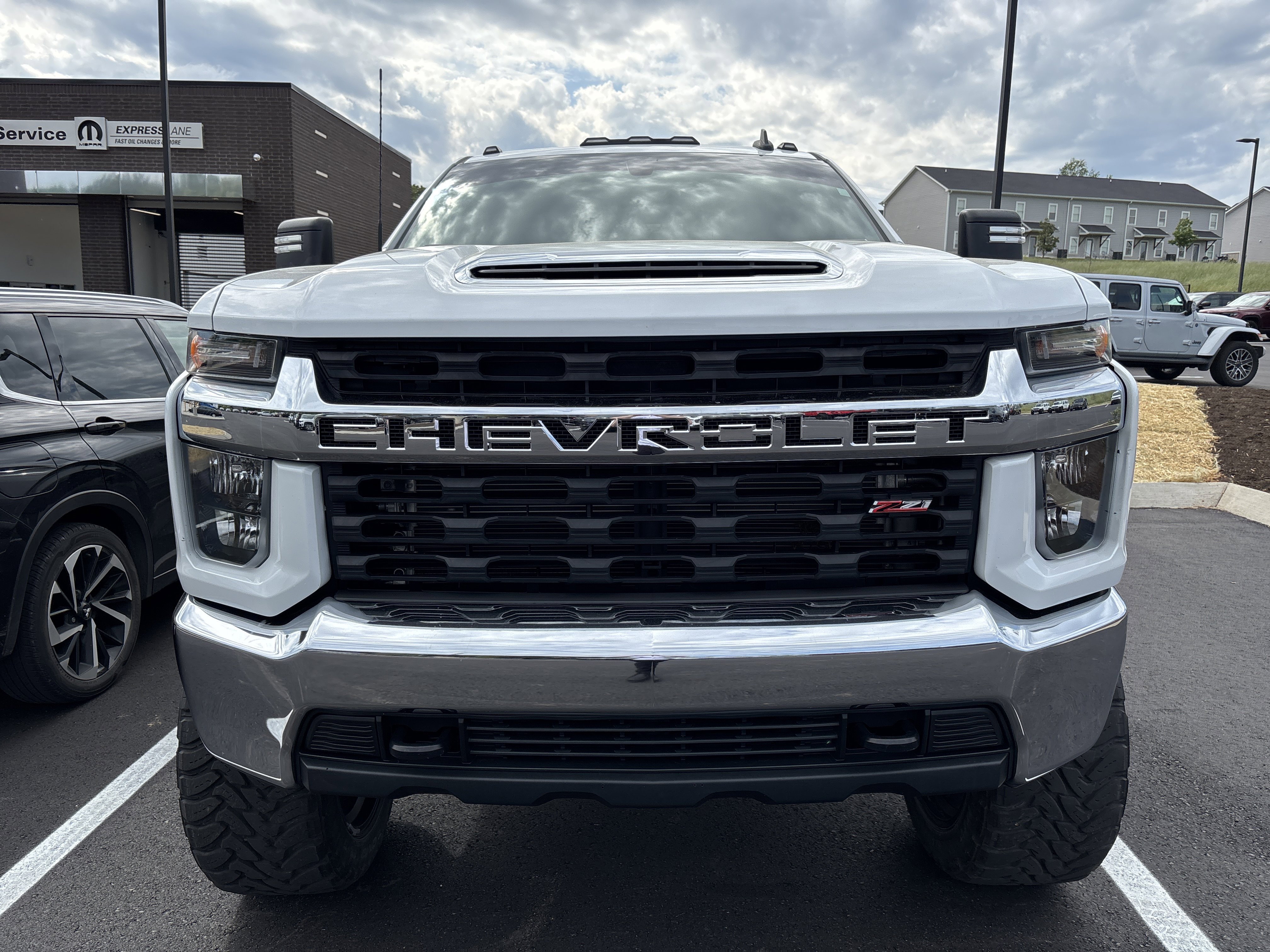 Used 2020 Chevrolet Silverado 2500 LT AWD/4WD image 2