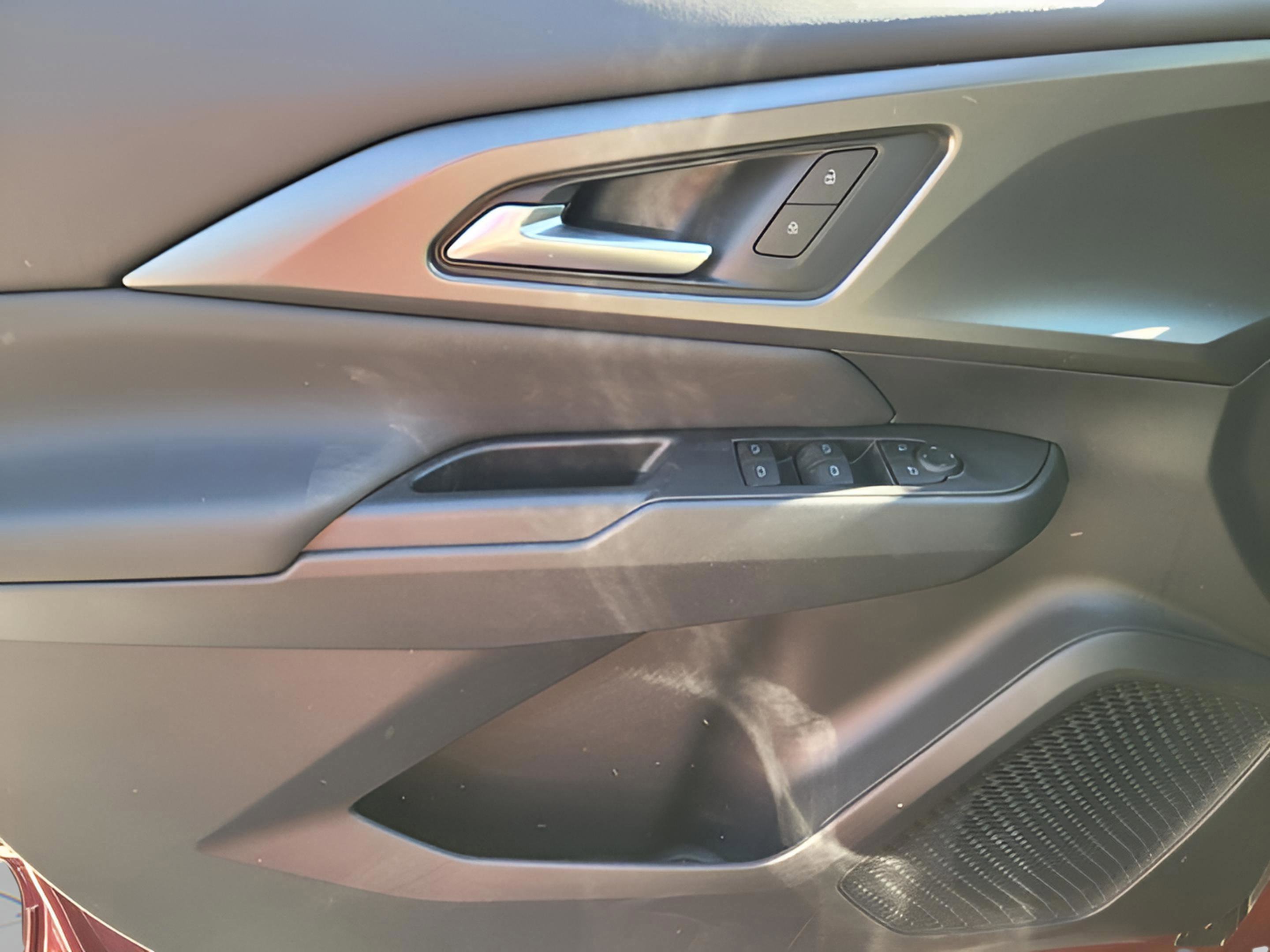 New 2026 Chevrolet Equinox EV LT w/ Midnight Package image 18