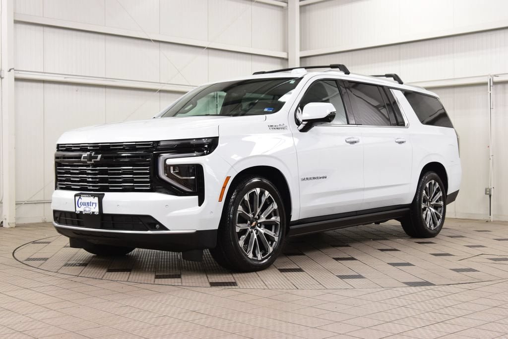 New 2026 Chevrolet Suburban High Country AWD/4WD image 3