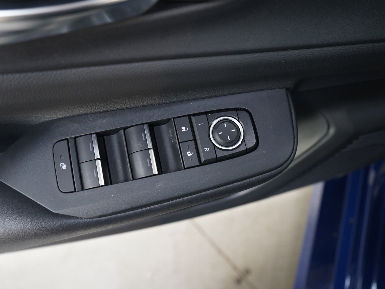 Used 2026 Toyota Prius Plug-In Hybrid image 22