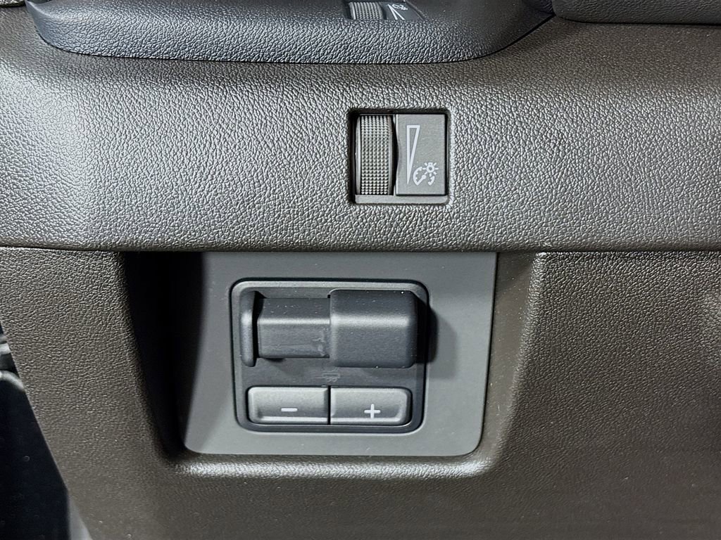 New 2025 GMC Canyon Elevation w/ Convenience Package image 10