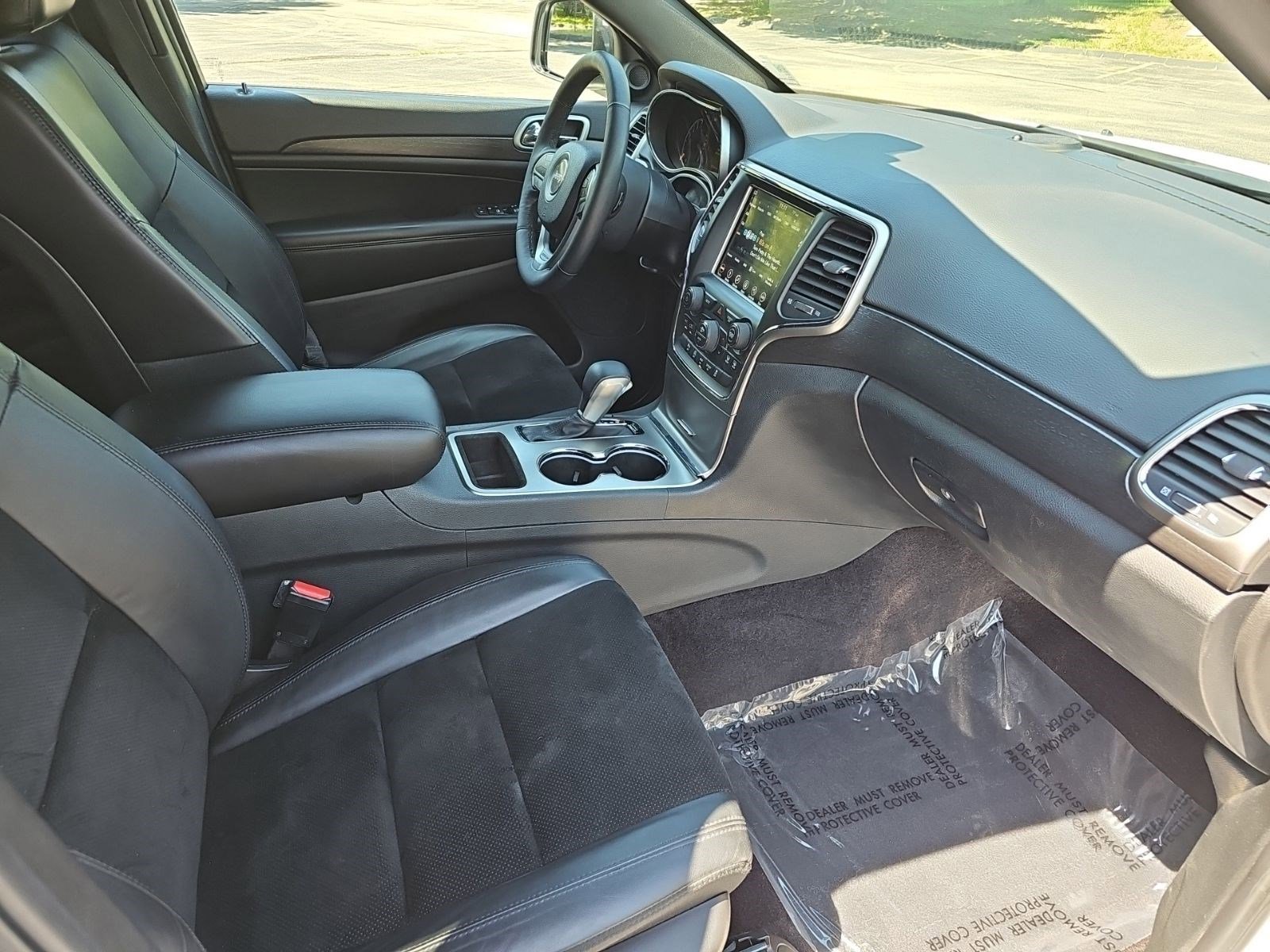 Used 2018 Jeep Grand Cherokee Altitude AWD/4WD image 11