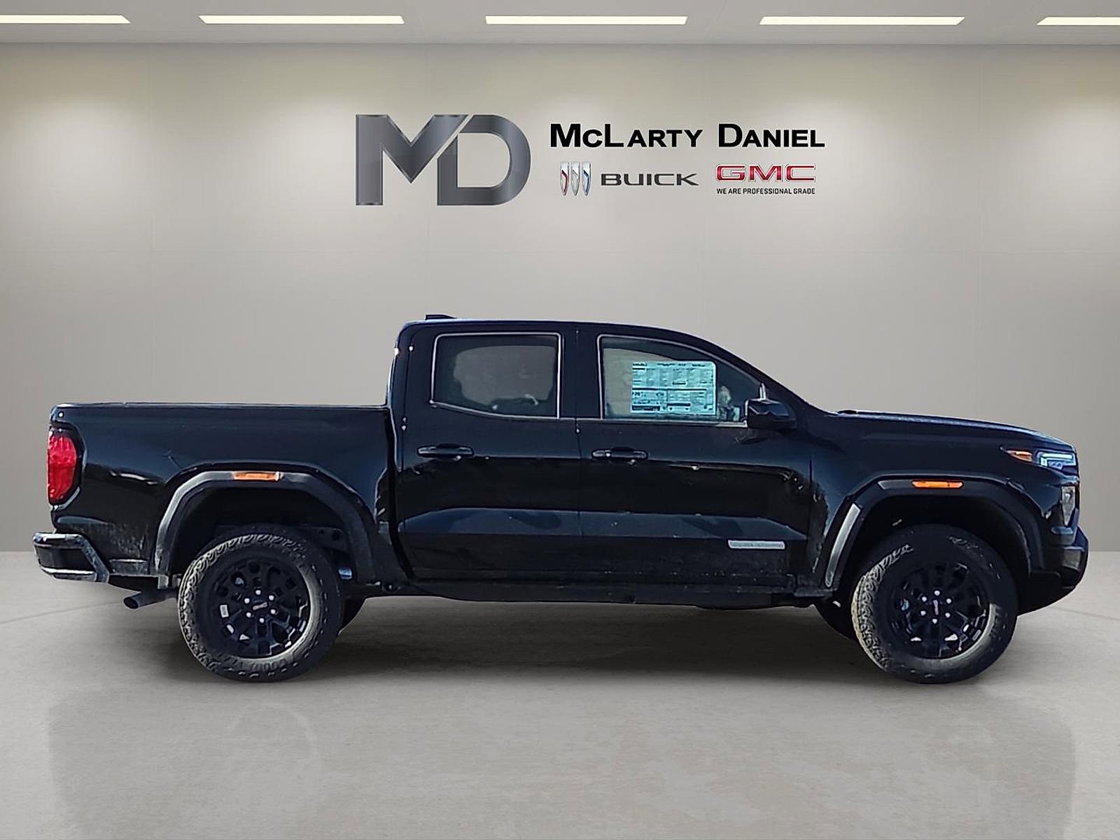 New 2026 GMC Canyon Elevation w/ Convenience Package image 6
