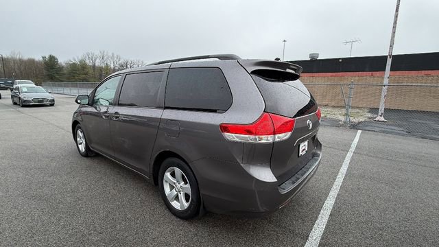 Used 2011 Toyota Sienna LE w/ Towing Pkg image 4